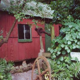 Slab hut (whare), The Elms
