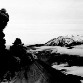 Ngauruhoe erupting