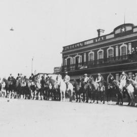 Waikato Hunt outside Star Hotel c. 1930s