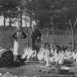 Berta and Willy, Katikati c. 1900