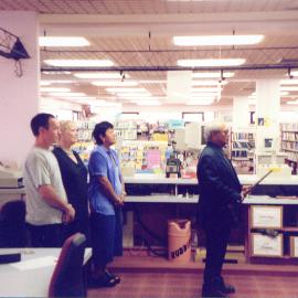 Morehu Ngātoko conducting karakia for removal of Tauranga City Libraries carving 2003