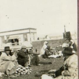 Māori Men & Women at The Strand c. 1910
