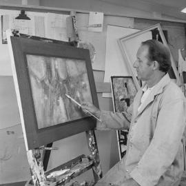 New art gallery for Tauranga: Arthur Dagley at work