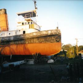 Historic Village Taioma tug starting to haul