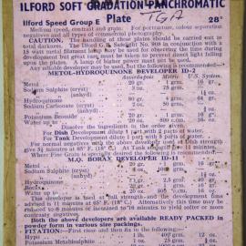 An aspect of a glass plate storage box