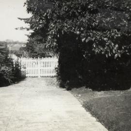 South gate of Matheson farm "Fairview" c. 1940