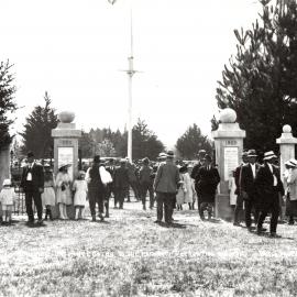 War memorial gates, Katikati 1920