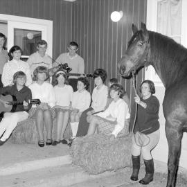 Country touch - Tauranga style : sing along time with `Pax'
