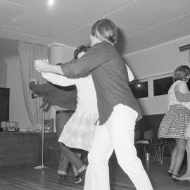 Country touch - Tauranga style : couples dancing