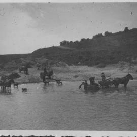 Landing maize on Mōtītī Island. c. 1930s