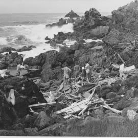 Wreck of the Rānui, Mount Maunganui,  December 1950.