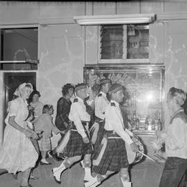 Christmas Eve Street Scenes, 1959