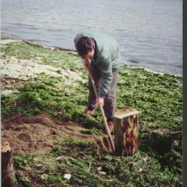 Dismantling the Tilby Boatshed, 1992