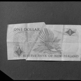 Dollar note