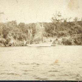 Scow at Kaituna landing c 1900s