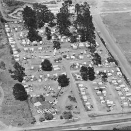Aerial view of Ocean Pines Motor Camp (Mount Maunganui) in 1983