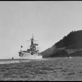 Tauranga's royal welcome: Britannia in harbour