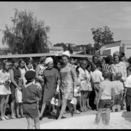 Tauranga's royal welcome: walkabout