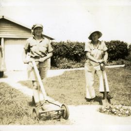 Land girls, Hume farm, Katikati, WWII