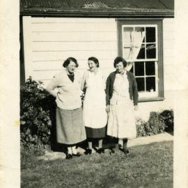 Simpson sisters, Tauranga 1947