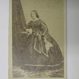 Unidentified woman 
(Caption: Unidentified woman)