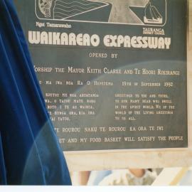 Plaque to commemorate the opening of Waikareao Expressway