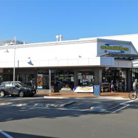 Smiths Sports Shoes 100 Grey Street NE Cnr with Elizabeth Street