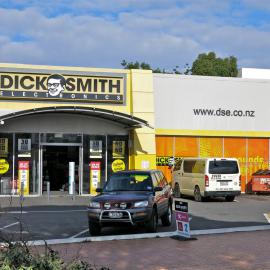 Dick Smith Electronics from road side at 94 Elizabeth Street