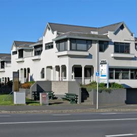 Facing 30 Willow Street Tauranga