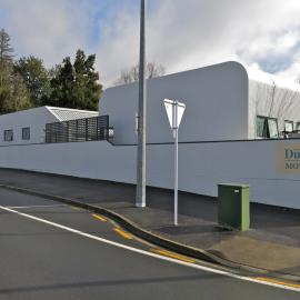 Facing Durham Motor Inn from Hamilton Street Tauranga