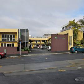 Harbour City Motor Inn on 50 Wharf Street