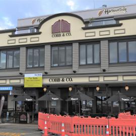 Cobb & Co, 105 The Strand