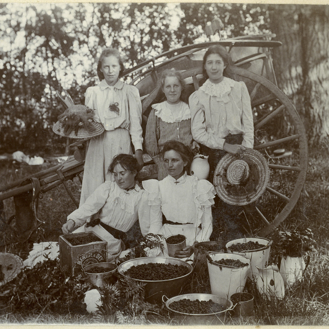 Laura Dunnage red album photographs