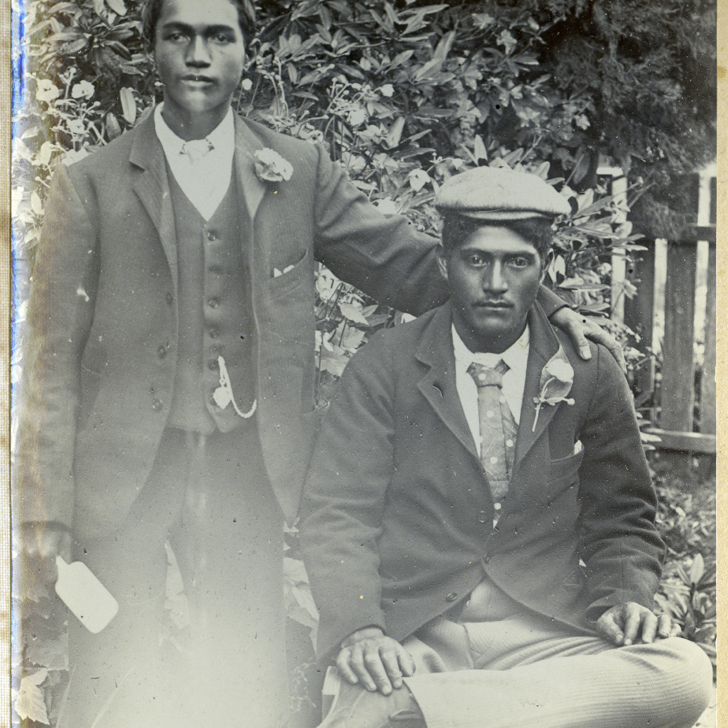 Laura Dunnage black album photographs