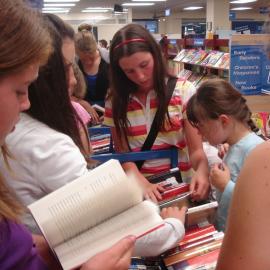 Teen Mean Reads (2007)