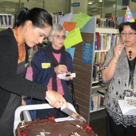 Papamoa Library: Cutting the Birthday Cake