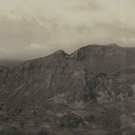 Crater of Te Puia o Whakaari (White island)