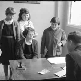 Mr T. Ross of Bank of N.Z. at Pahoia School