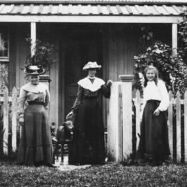 Maria Bickers and friends