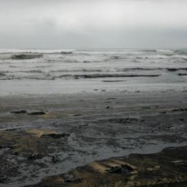 Rena Oil Spill: Papamoa Beach (13 October 2011)