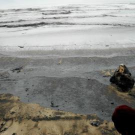 Rena Oil Spill: Papamoa Beach (13 October 2011)