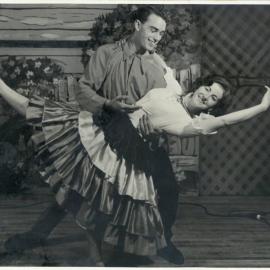 Richard Fenn and Alison Snodgrass dancing in 'New Moon'