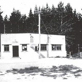 Baylis's grocery store c 1940s
