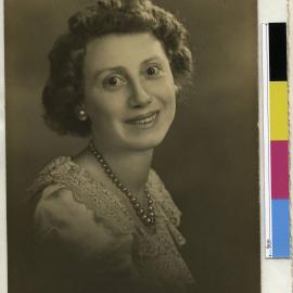 Yvonne Morrow (1915-1999)