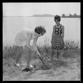 Miss Peggy Scott and Miss Marama Reweti, Maungatapu