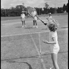 Jennifer Hewitt Whakatāne - tennis instructions