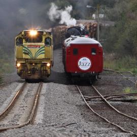 Nigel Watts photos of 2011 Jazz train