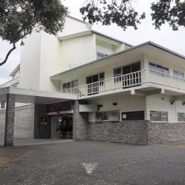 28 Brown Street - Hotel Armitage, entrance in Tauranga 2018
