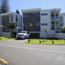5, 52 Cliff Road 
