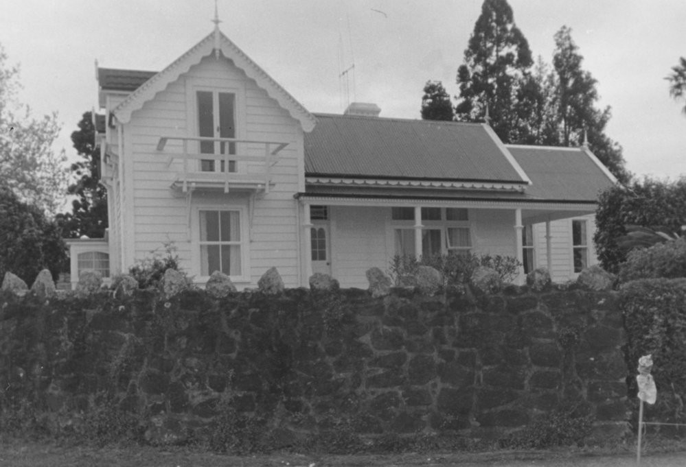 Taiparoro House in the 1970s. Te Ao Mārama - Tauranga City Libraries Photo 02-513